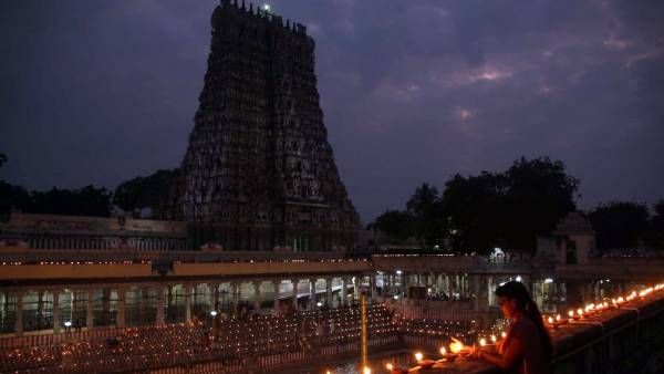 சூரிய கிரகணம்: தீபாவளிக்கு மறுநாள் மதுரை மீனாட்சி அம்மன் கோவில் மூடல்! இரவு 7 மணிக்கு பின் அனுமதி!