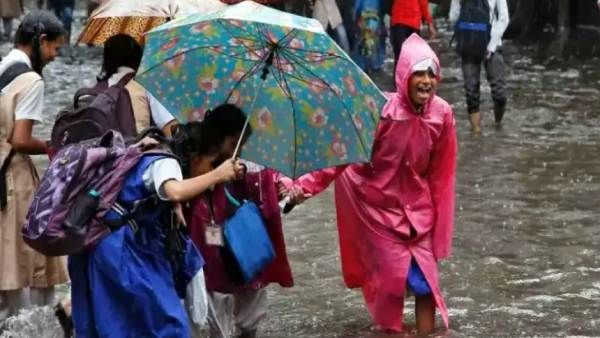 தொடர்ந்து பெய்யும் மழை...திருப்பத்தூர் மாவட்டத்தில் பள்ளி கல்லூரிகளுக்கு விடுமுறை