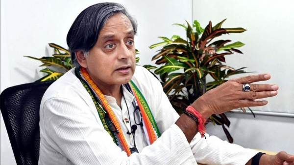 குடியரசு தலைவர் உரை.. பாஜகவின் தேர்தல் பிரசாரம் போல உள்ளது.. காங்கிரஸ் எம்.பி சசி தரூர் விமர்சனம்