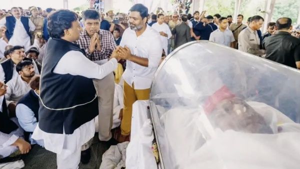 உத்தரப்பிரதேசத்துக்கு ஒரு டிக்கெட்! உதயநிதி ஸ்டாலினை முந்திய அமைச்சர் மகன்! அகிலேஷுக்கு ஆறுதல்!