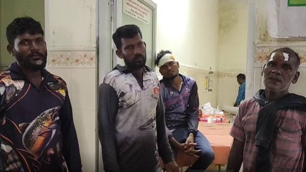 நடுக்கடலில் சினிமா பாணி.. இலங்கை கடல் கொள்ளையர்கள் அட்டூழியம்.. தமிழக மீனவர்களை தாக்கி கொள்ளை