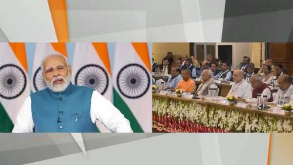 அடுத்து வந்துருச்சு... ஒரே தேசம்.. ஒரே சீருடையாம்- போலீசுக்கு! உள்துறை அமைச்சர்கள் மாநாட்டில் மோடி!