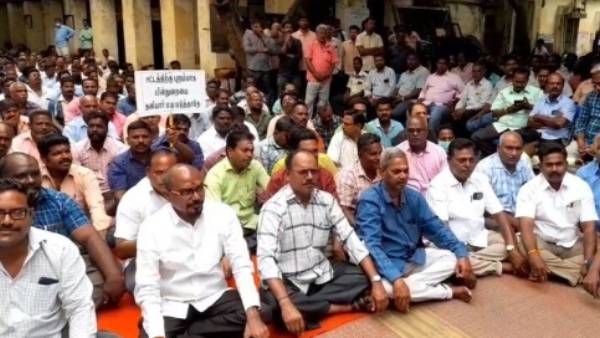 புதுவையில் மின் ஊழியர்கள் போராட்டம்: போலீஸ் கட்டுப்பாட்டில் 16 மின் நிலையங்கள்.. துணை ராணுவம் வருகை?