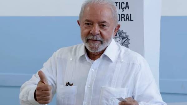 ட்விஸ்ட்.. பிரேசிலின் புதிய அதிபராகிறார் லூயிஸ் இனாசியோ.. போல்சார்னோ தோல்வி.. வென்ற இடதுசாரிகள்!