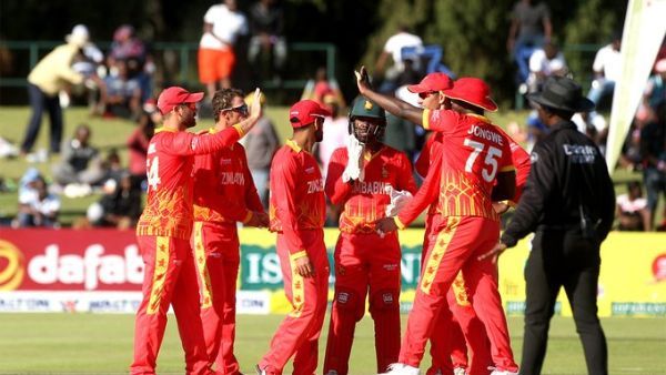 கடைசி பாலுக்கு பின் பெவிலியன் போன வீரர்கள்.. திரும்பி வாங்க.. உத்தரவிட்ட நடுவர்! மிகப்பெரிய ட்விஸ்ட்