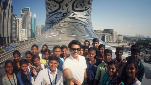 அரசு பள்ளி மாணவர்களை துபாய் அழைத்து சென்று.. வரலாறு படைத்த பள்ளிக் கல்வித்துறை.. விஐபி போல கவனிப்பு!