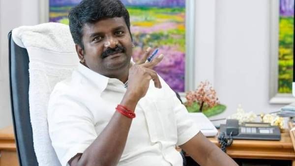 என்னதான் நடக்கும் நடக்கட்டுமே! திடீர் தில்! வருமான வரித்துறைக்கு எதிராக வரிந்துகட்டும் விஜயபாஸ்கர்!