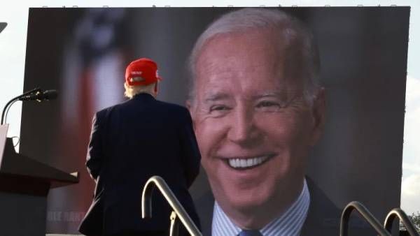 டஃப் பைட் கொடுத்த பிடன்.. வெற்றிக்கு மிக அருகில் டிரம்ப்! அமெரிக்க மிட் டேர்ம் முடிவு! நிலவரம் என்ன?