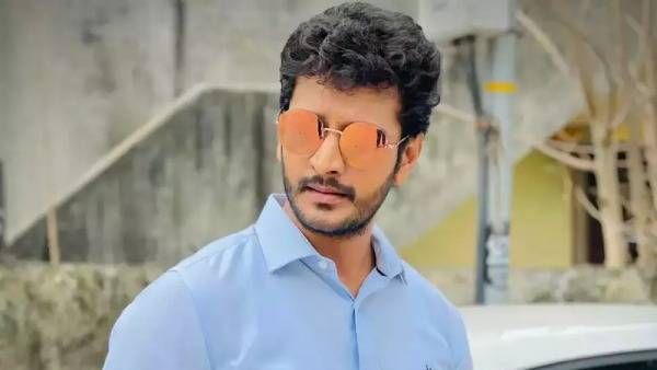 திடீரென ரோஜா சீரியல் அர்ஜுன் வெளியிட்ட உருக்கமான பதிவு! இந்த ஒரு நிலைமையை எதிர்பார்க்கலையே ரசிகர்கள்