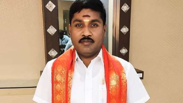 வேட்டியை அவுத்து விட்றாதீங்க.. பயமா இருக்கு.. கட்டுக்கடங்காத கூட்டத்தை பார்த்து மிரண்ட ஜி.பி.முத்து!