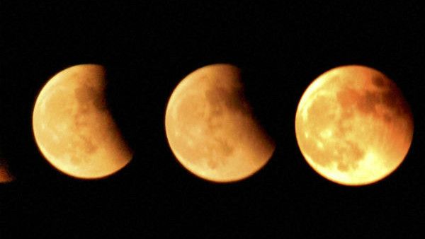 சூரியன், சந்திரனை பாம்புகள் விழுங்குமா..சந்திர கிரகணம் பற்றி உலா வரும் நம்பிக்கைகள்