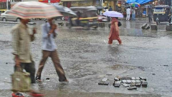மழை வருது..மழை வருது! மழைக் காலத்தில் கவனமாக இருங்க மக்களே! செய்ய வேண்டியவை.. கூடாதவை என்னென்ன?