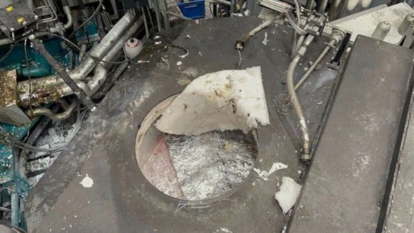 உண்மையிலே இவருக்கு ஆயுள் கெட்டிதான்! 720 டிகிரி செல்சியஸ் தொட்டியில் விழுந்தும் உயிர்தப்பிய அதிசயம்