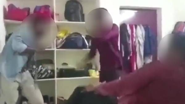 அயன் பாக்ஸை முக்கிய உறுப்பில் வைத்து.. கல்லூரி மாணவருக்கு கொடூரம்! பதற வைக்கும் ஷாக் சம்பவம்