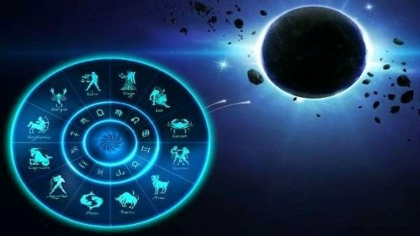 சந்திர கிரகணம்..மேஷ ராசியில் ராகு உடன் இணையும் சந்திரன்.. இந்த ராசிக்காரர்களுக்கு திடீர் ஜாக்பாட்!