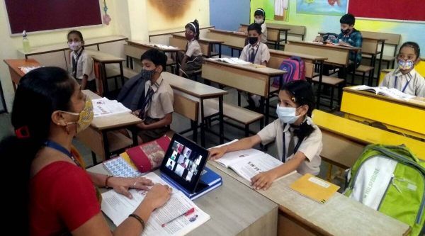 தமிழகத்தில் 3ம் வகுப்பு மாணவர்களில் பாதிப் பேருக்கு தமிழில் படிக்க தெரியவில்லை.. ஆய்வில் அதிர்ச்சி