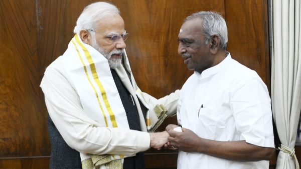 லாஸ்ட் சான்ஸ்.. குறுக்கே வந்த மலை! டெல்லிக்கு பறந்து ‘டாப்’ லீடர்களை சந்தித்த மாஜி.. மேட்டர் இதானா?