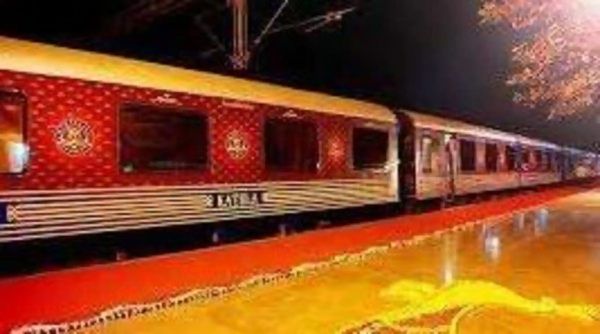 ஒரு ரயில் டிக்கெட்டின் விலை 19 லட்சமா? அப்படி என்னதான் இருக்கு.. வாய் பிளந்த நெட்டிசன்கள்