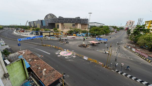 மாவட்டங்களிடையே பயணிக்க தடை.. பாஸ் கட்டாயம்.. தமிழ்நாடு லாக்டவுன் எப்படி இருந்து தெரியும்ல? ரீவைண்ட்