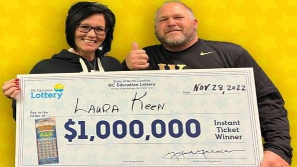 இது தாங்க அதிர்ஷ்டம்! ஏதேச்சையாக வாங்கிய லாட்டரிக்கு ரூ.8 கோடி.. ஒரே நாளில் கோடீஸ்வரர் ஆன பெண்