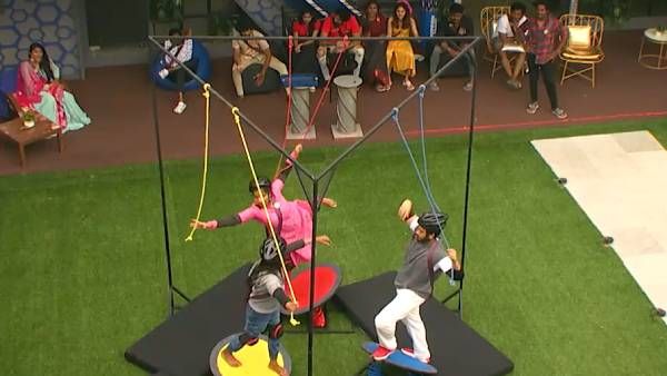 தலைவர் பதவிக்காக இப்படி ஒரு போட்டியா? கயிற்றில் தொங்கியபடி அமர்க்களப்படுத்தும் 