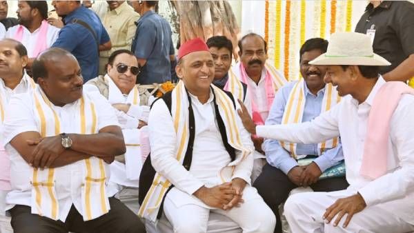 ஒன்னுகூடிட்டாங்க.. பாஜகவை வீழ்த்த வியூகம்.. டெல்லியில் கேசிஆர் ‛மெகாமூவ்’.. திரண்ட தலைவர்கள்.. ஆஹா