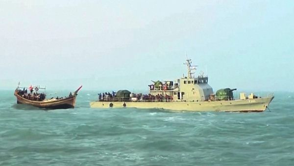 இந்தோனேசியா செல்லும் வழியில் இலங்கை கடலில் தத்தளித்த 104 மியான்மர் நாட்டவர் மீட்பு- 14 நாட்கள் காவல்