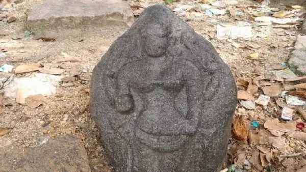 கரண்ட மகுடம், காதுகளில் குண்டலங்கள்..சதுர்புஜ துர்க்கை..மதுரையில் 1200 ஆண்டுகால கொற்றவை சிற்பம்