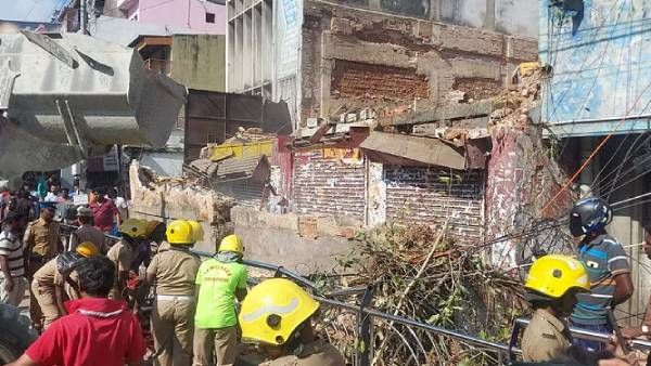 சென்னை அண்ணாசாலையில் நடந்து சென்ற பெண்.. கட்டிடம் இடிந்து விழுந்து விபத்து..உடல் நசுங்கி உயிரிழப்பு