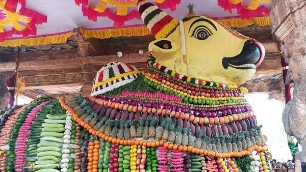 மாட்டுப்பொங்கல் கோலாகலம்..தஞ்சை நந்தியம்பெருமானுக்கு அபிஷேகம்..காய்கறிகளால் பிரம்மாண்ட அலங்காரம்