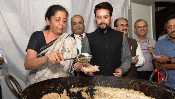 கடைசி முழு மத்திய பட்ஜெட் ‘ரெடி’.. இன்று அல்வா கிண்டுகிறார் நிதி அமைச்சர் நிர்மலா சீதாராமன்!