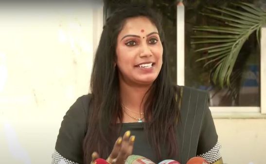 பாஜகவில் இணைய போகிறேன்.. போய் பார்த்துட்டு காயத்ரிக்கு பதில் சொல்றேன்.. தாடி பாலாஜி மனைவி நித்யா