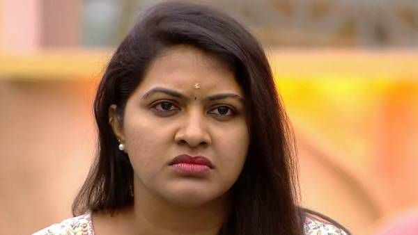 பிக் பாஸ் உள்ளே மீண்டும் வந்த ரச்சிதா.. அந்த ஒரு நபரை மட்டும் புறக்கணிப்பு.. உண்மையை உளறி விட்டாரே