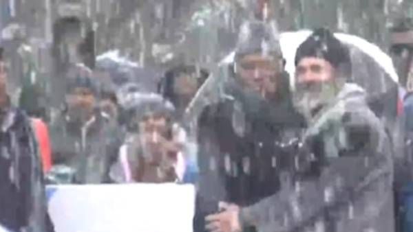 ஸ்ரீநகரில் பனிமழை -ராகுல் யாத்திரை நிறைவு- பிரியங்கா, திருச்சி சிவா, உமர் அப்துல்லா பங்கேற்பு!