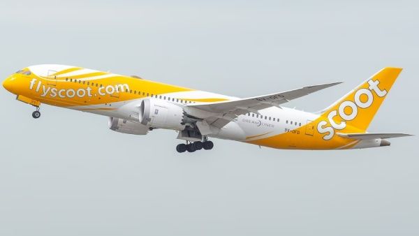 பஞ்சாப் டூ சிங்கப்பூர்.. 7.55க்கு பதிலாக 3 மணிக்கே புறப்பட்ட விமானம்..கொந்தளித்த பயணிகள்..என்னாச்சு?