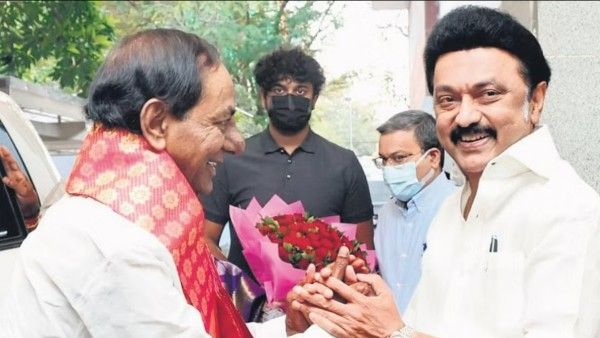 சக்கர வியூகம்.. முக ஸ்டாலினுக்கு தெலங்கானா முதல்வர் சந்திரசேகர ராவ் திடீர் அழைப்பு.. பரபர பின்னணி!