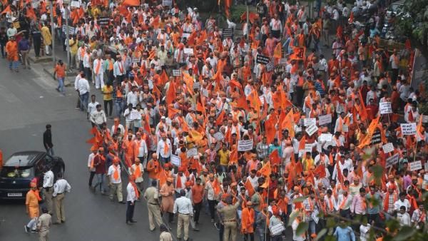 லவ் ஜிகாத்.. கட்டாய மதமாற்றம்..ஆர்எஸ்எஸ் பேரணி - எதிர்ப்பு கோஷத்தால் பதற்றமான மும்பை