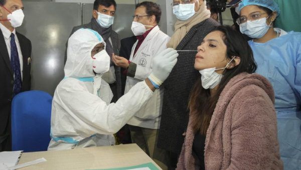 தமிழகத்தில் மீண்டும் அதிகரிக்கும் கொரோனா.. 2 பேர் பலி.. சென்னை, கோவை, திருப்பூரில் வேகமெடுத்த வைரஸ்