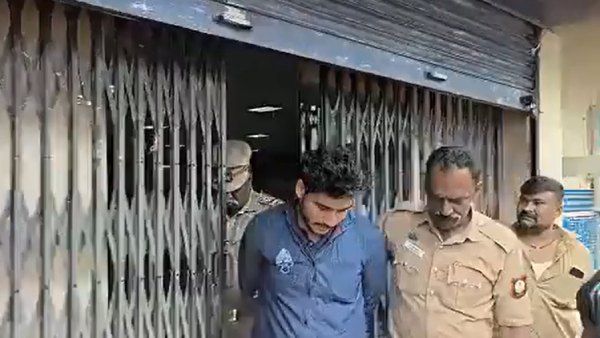 திண்டுக்கல்: வங்கி ஊழியர்களை கட்டிப்போட்டு கொள்ளை முயற்சி.. சிக்கிய இளைஞர்.. ‛துணிவு’ படம் காரணமா?