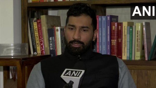 பிரதமர் மோடி பிபிசி ஆவணப்படம்.. கேரளா காங்கிரஸில் பிரளயம்.. ஏகே ஆண்டனியின் மகன் திடீர் ராஜினாமா!