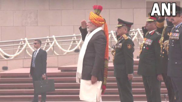 குடியரசு தின விழா 2023 LIVE: வேலுநாச்சியார், அவ்வையார், மூவலூர் ராமாமிர்தம் உருவங்களுடன் தமிழ்நாடு ஊர்தி