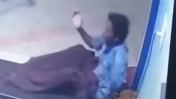 கூகுள் பே பண்ணிட்டேன்.. எனக்கு வரலயே.. பெட்ரோல் பங்கில்.. மாற்றுத்திறனாளி ஊழியருக்கு நேர்ந்த கொடுமை