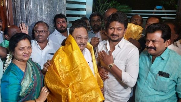 மதுரையில் பெரியப்பா மு.க அழகிரியுடன் உதயநிதி ஸ்டாலின்.. அமைச்சரான பிறகு முதல் முறையாக சந்தித்தார்