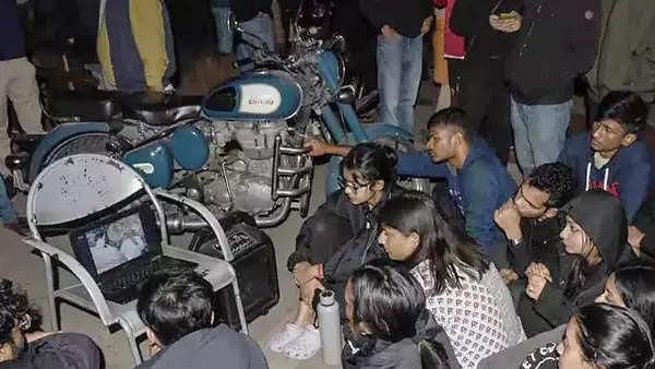 பிபிசியின் ஆவணப்பட சர்ச்சை.. சென்னை பல்கலைக்கழகத்தில் திரையிட எஸ்.எஃப்.ஐ மாணவர்கள் திட்டம்