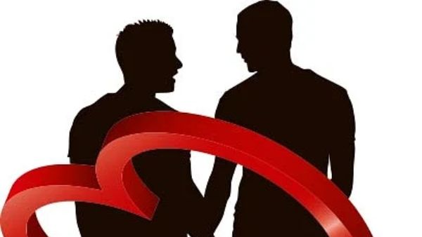 ஓரினச் சேர்க்கை திருமண அங்கீகார வழக்கு- விசாரிக்க எதிர்ப்பு தெரிவித்து உச்சநீதிமன்றத்தில் போராட்டம்