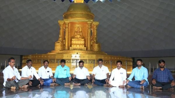 புத்தர் சிலை முன்பு திருமாவளவன் திடீர் தியானம்! தேசிய அரசியல் கட்சியாக உருவெடுக்கும் விசிக!