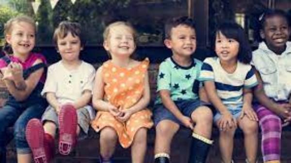 குட்டீஸ் ரெடியா.. ஒன்றுபட்டால் உண்டு வாழ்வு! தெரிந்த கதைதான்.. ஆனா டைமிங்ல நல்ல ரைமிங்கா படிக்கலாமா?