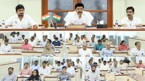 ஒற்றுமை ரொம்ப முக்கியம்! 2 மாதத்துக்கு ஒரு முறை நானே ஆய்வு செய்வேன்! அதிகாரிகளை அலறவிட்ட முதல்வர்!