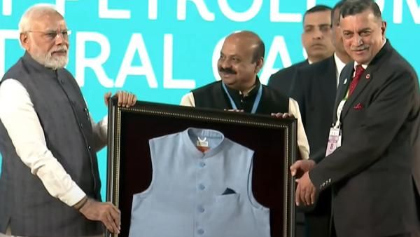 பிரதமர் மோடி இன்று அணிந்து வந்த ‘ஜாக்கெட்’ கரூரில் தயாரானதாம்.. அப்படி என்ன ஸ்பெஷல்? அட.. சூப்பர்ல!