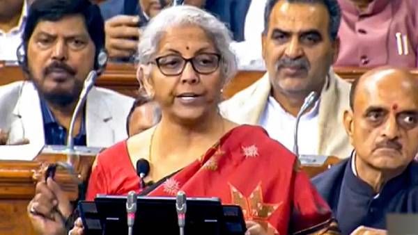 மத்திய பட்ஜெட் தாக்கல்.. ‛ஒன்இந்தியா’ வாசகர்கள் கொடுத்த மதிப்பெண் எவ்வளவு தெரியுமா? முழுவிபரம்